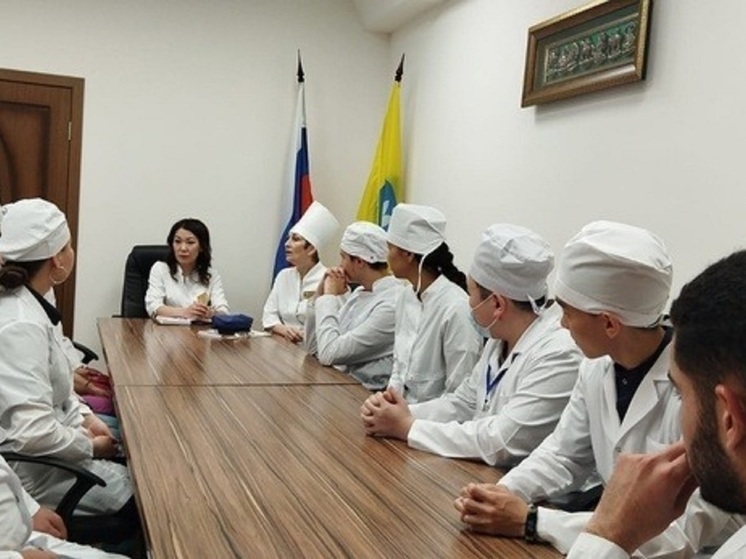 Студенты Калмыцкого университета проходят практику в республиканской больнице