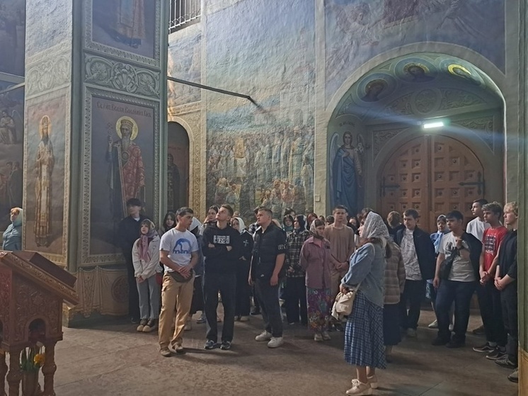 Новгородские школьники посетили Иверский монастырь