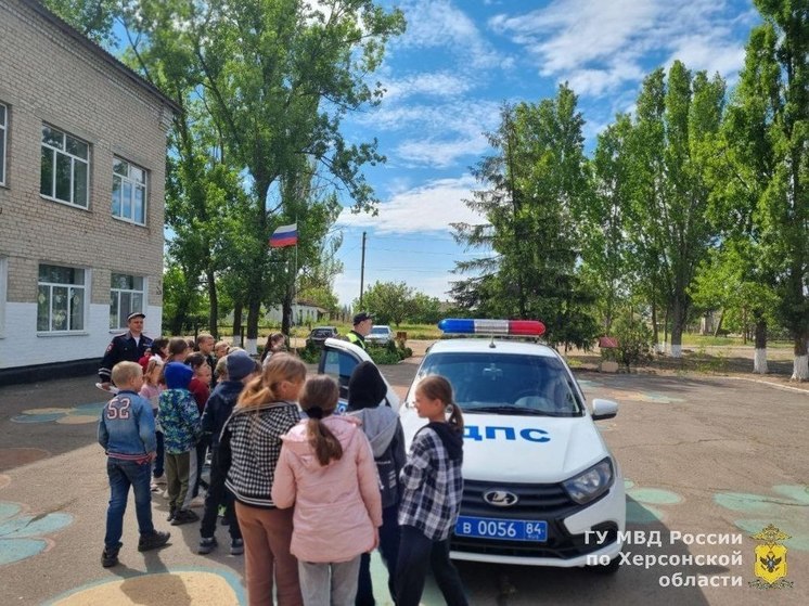 Ученики двух школ на Херсонщине познакомились с сотрудниками ГИБДД