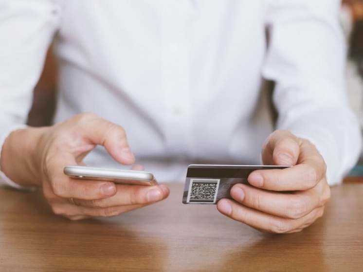 Мошенники «доили» смолянку целых полтора месяца