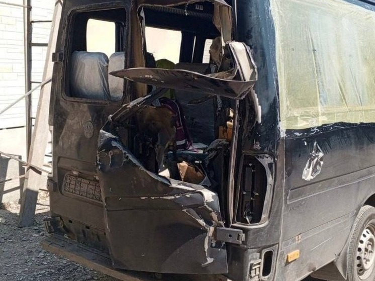 При ударе украинского дрона по микроавтобусу в Раденске контужены 16 человек