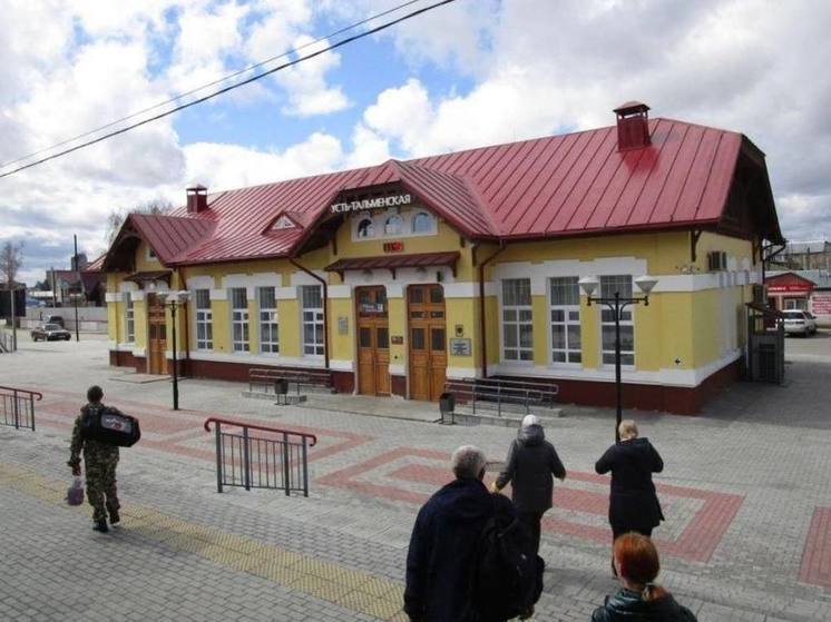 Жительница Алтайского края погибла, пытаясь пролезть под вагоном поезда