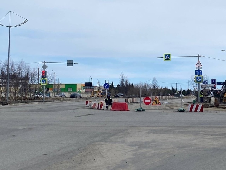 Власти Нового Уренгоя показали, как доехать до больницы при перекрытой улице Геологоразведчиков