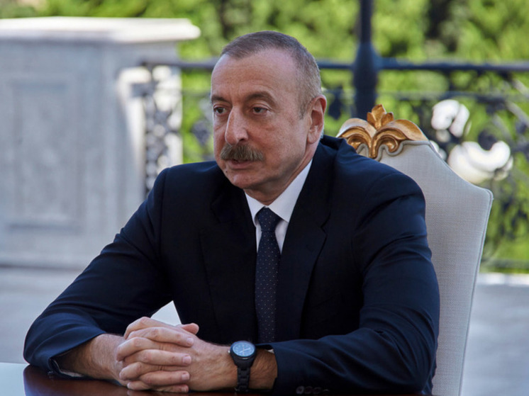 Президент Азербайджана Ильхам Алиев назвал гибель президента Исламской Республики Иран Эбрахима Раиси и сопровождавших его чиновников в авиационной катастрофе «опустошительной потерей друзей и братьев»