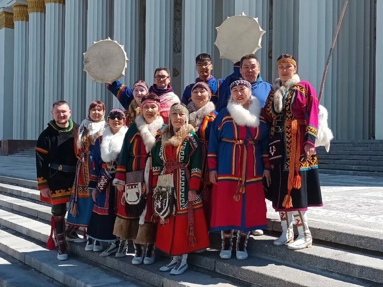 Артисты НАО приняли участие в большом свадебном шествии по Москве