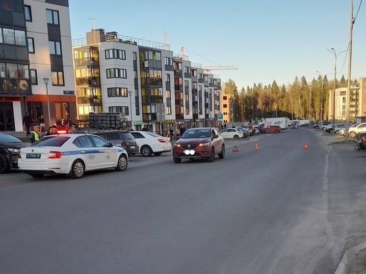 Восьмилетний мальчик на самокате попал под колеса в Петрозаводске