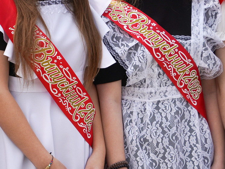 Для 40 тысяч выпускников прозвенит последний звонок в школах Ставрополья