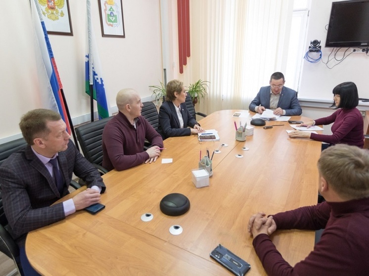 В НАО согласовали 18 кандидатур для награждения Почётной грамотой