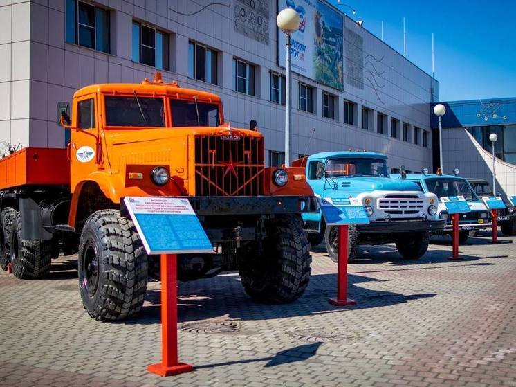 В аэропорту Сургута открылась выставка особой техники