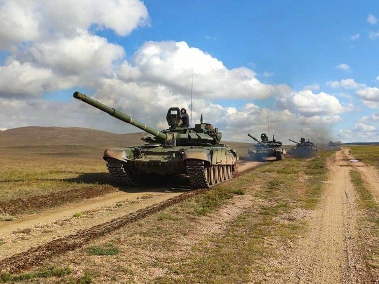 Взять ВСУ в клещи: армия России начала новое наступление на Харьковском направлении