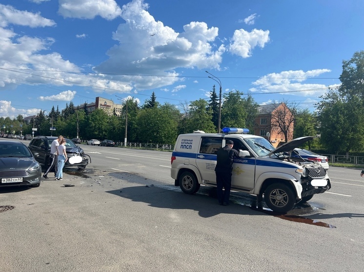 В полиции проводят проверку по факту ДТП с машиной ППС на Вагжанова в Твери