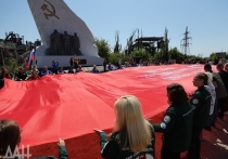 Приморский город ДНР празднует вторую годовщину освобождения от украинских неонацистов