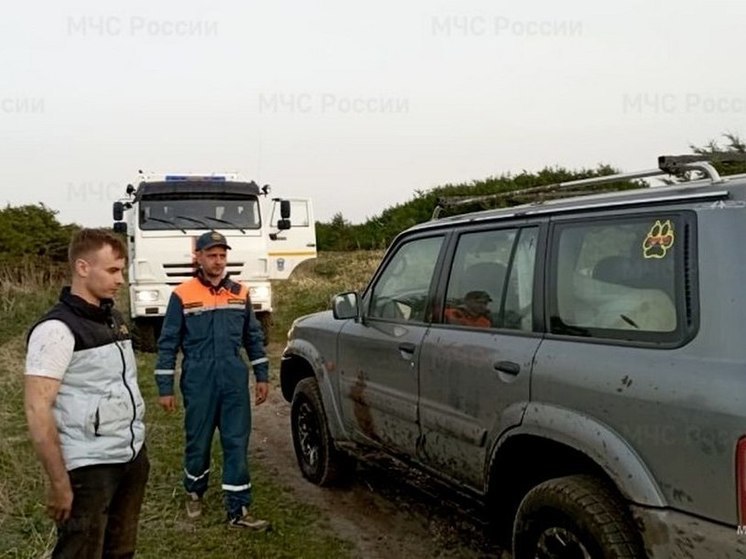Неравнодушные курильчане помогли застрявшей на автомобиле семье с ребенком