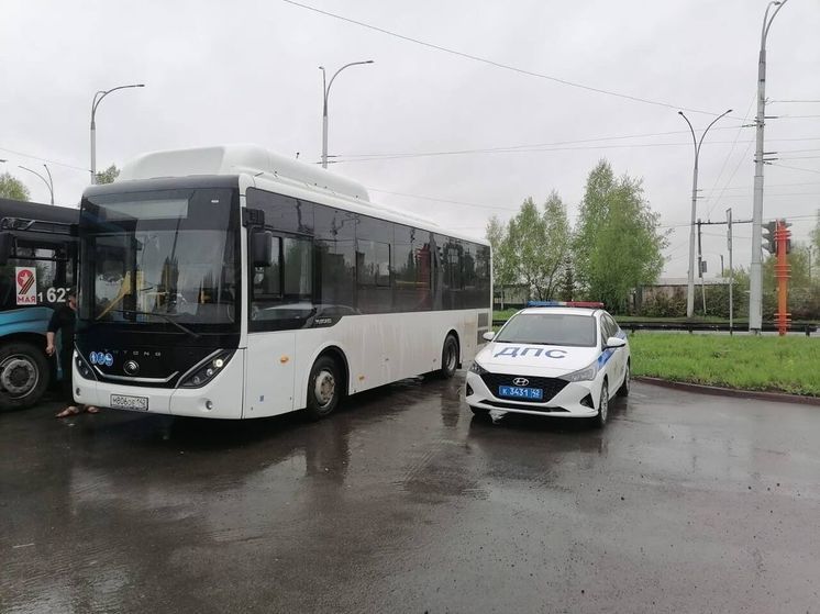 Водителя автобуса в Кемерове привлекли к ответственности за общение по телефону