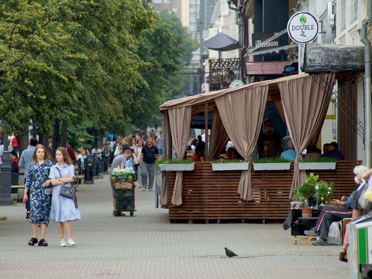 В Челябинске будут следить за внешним видом летних кафе и ресторанов