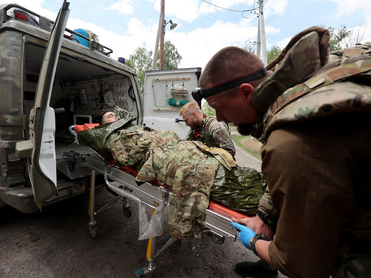 В вооруженных силах Украины опасаются, что политики в Киеве или Вашингтоне могут сдать Харьков ради заключения мира с Российской Федерацией, пишет Economist