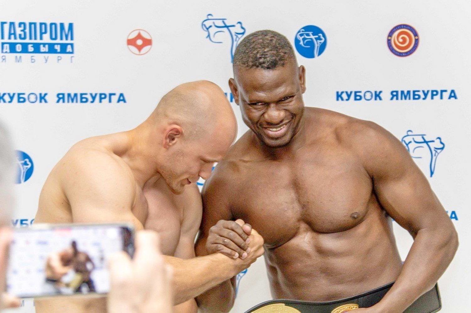 На Ямале прошел международный чемпионат по кумитэ кекусинкай: лучшие кадры поединков