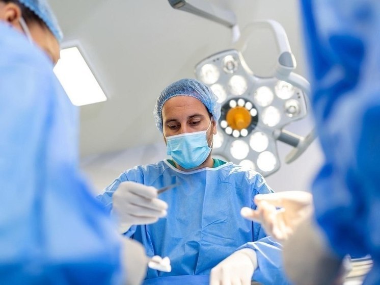 У жительницы Краснодара опустился глаз из-за операции в полости рта