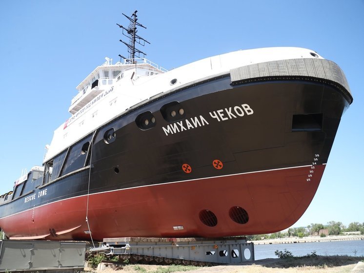 57-метровое буксирное судно «Михаил Чеков» спустили на воду в Астрахани