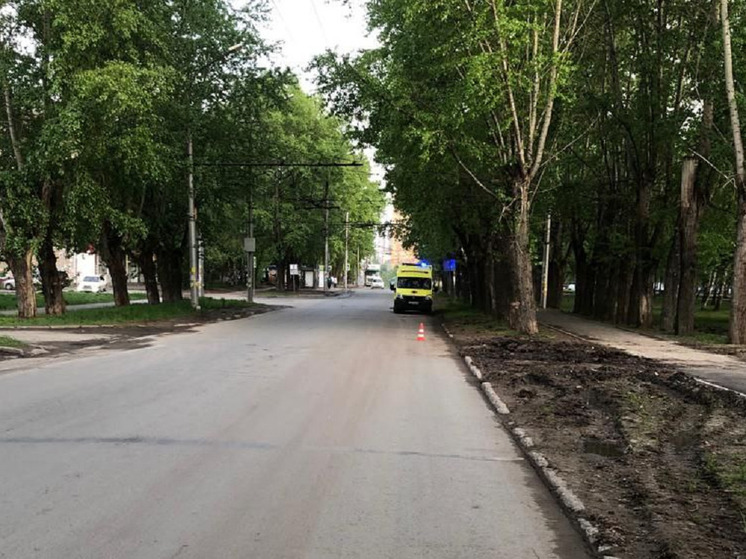 В Заельцовском районе Новосибирска водитель совершил наезд на несовершеннолетнего пешехода