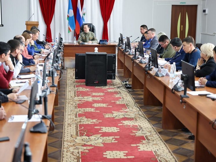 Глава Якутии провел совещание по восстановительным работам