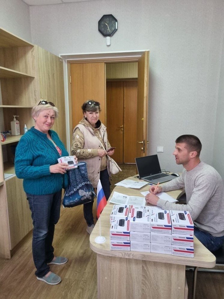 В Скадовске на Херсонщине раздали приставки для телевизоров