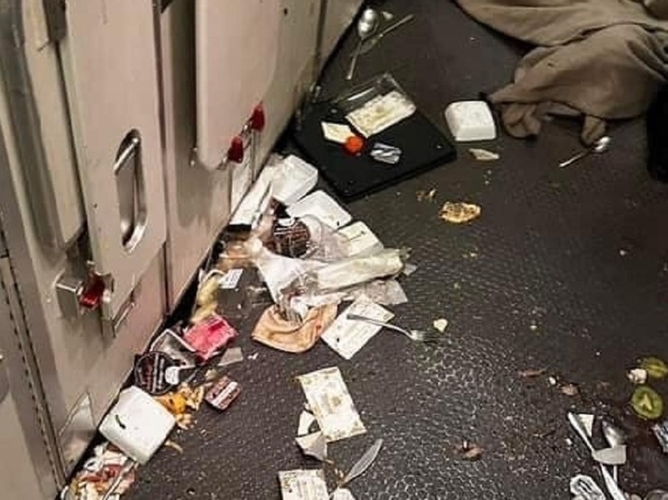 AFP: один человек погиб и более 70 ранено при ЧП с лайнером Singapore Airlines