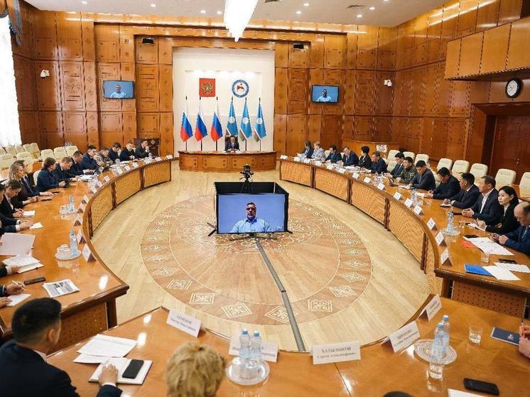 Глава Якутии дал ряд поручений правительству по ликвидации последствий паводка