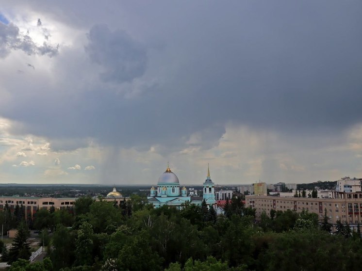 В Курск днем 22 мая пришла гроза