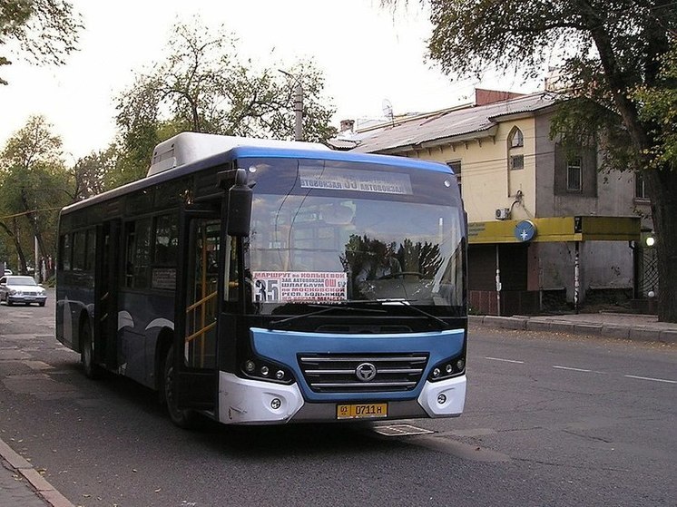 Чиновников в Бишкеке обязали пользоваться общественным транспортом и делать фотоотчеты о поездках