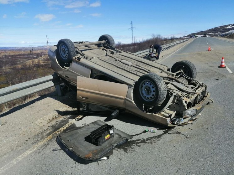 Автомобиль Kia опрокинулся на автодороге Заполярный – Сальмиярви