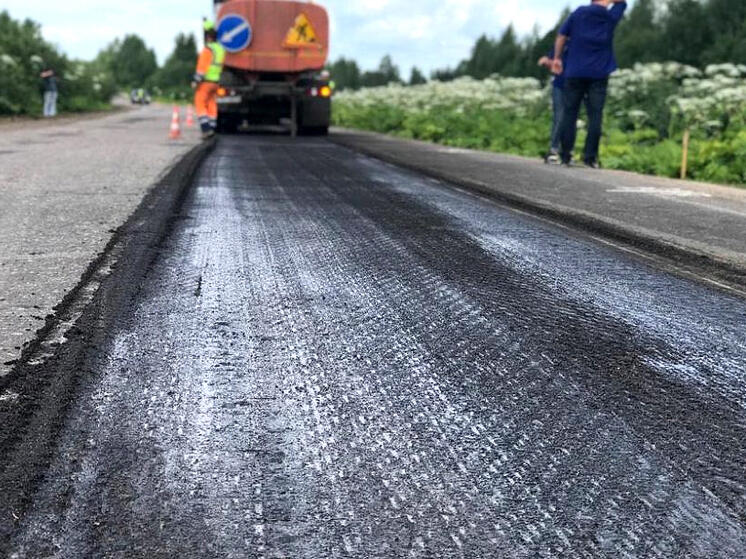В Кирове начали ремонтировать дорогу на Стрижи