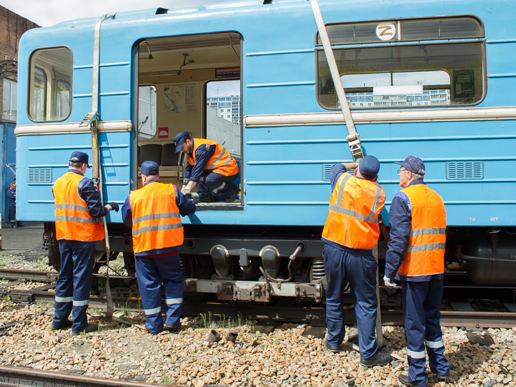Поезд сошел с рельсов: в Новосибирском метрополитене прошли учения