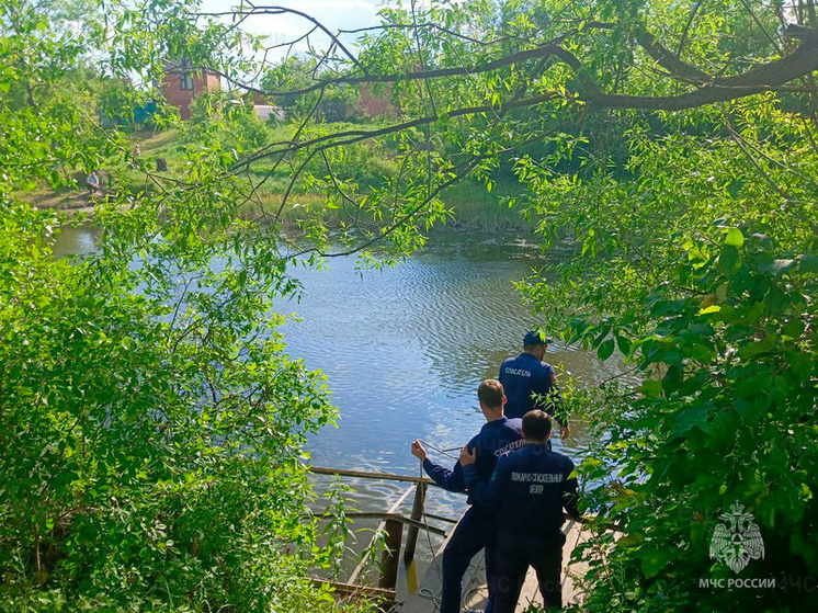 Тело ребенка подняли водолазы из реки в Котовске