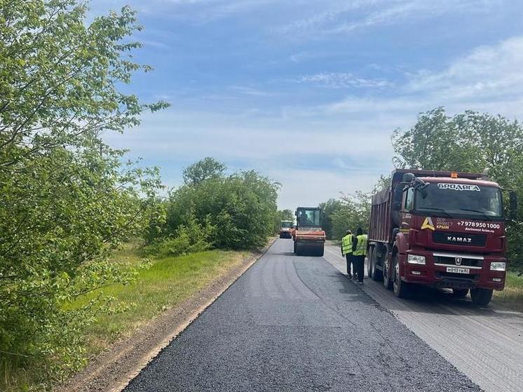 В Крыму ремонтируются участки дорог, популярных у гостей полуострова