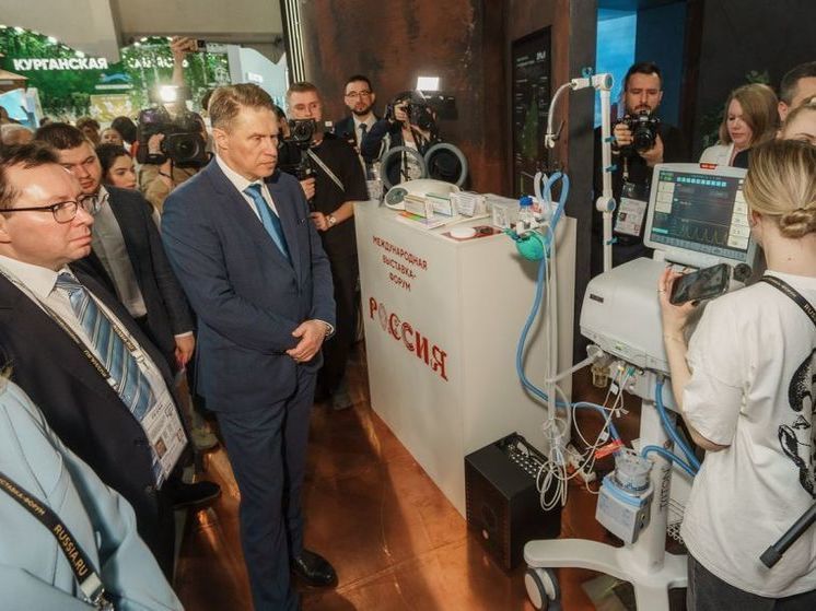Свердловские медицинские препараты и аппаратуру показали на форумах в Москве