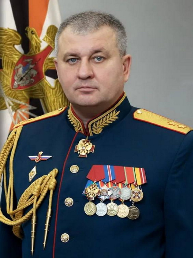 Начальник главного управления связи ВС РФ генерал Шамарин арестован по делу о взятке