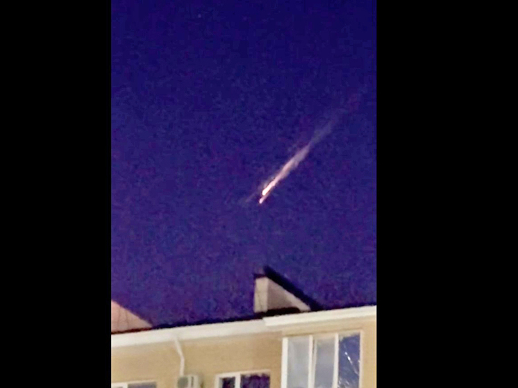 Пролетевший над Ставропольем светящийся объект оказался спутником Starlink Илона Маска