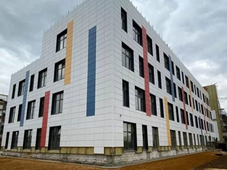 Новая школа в Домодедово на 825 учеников готова уже на 75%