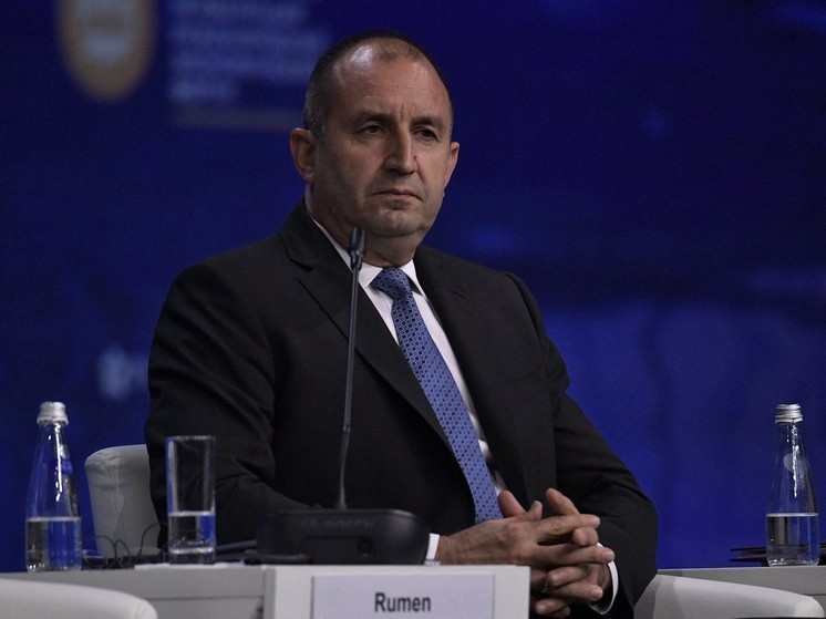 Президент Болгарии Радев: пришло время решить украинский конфликт дипломатией