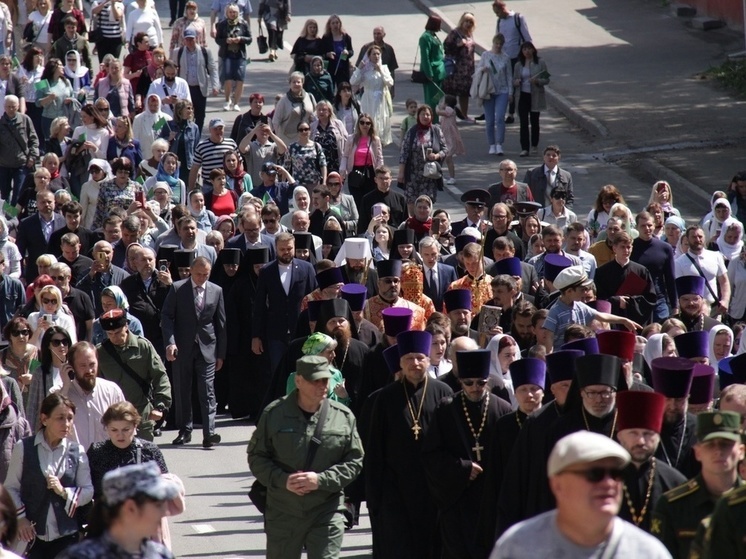 В центре Смоленска перекроют движение на Крестный ход