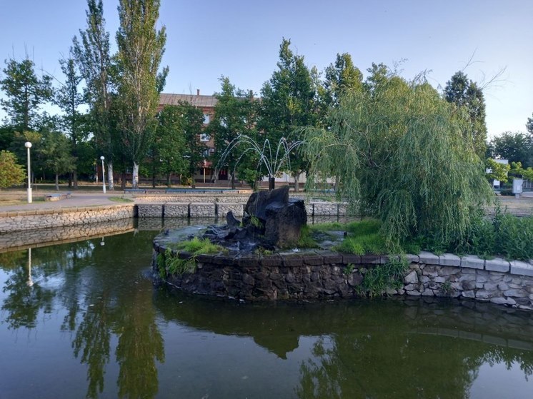 В прифронтовой Новой Каховке на Херсонщине запустили фонтан