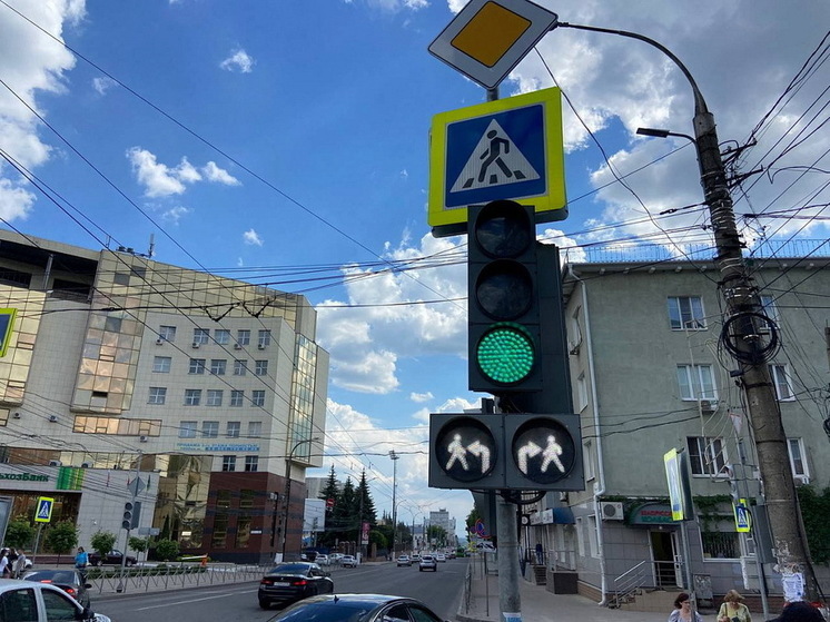 На автодорогах Курска модернизировали 42 светофора