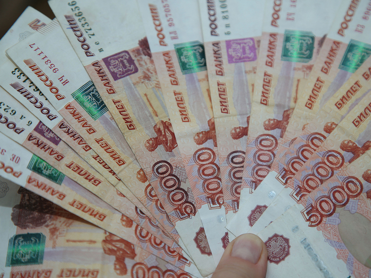 Председатель Территориальной избирательной комиссии за рубежом лишилась 900 тысяч рублей