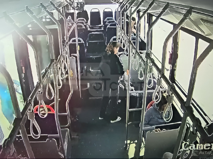 Обнародовано видео зажатия дверями младенца в автобусе на Сахалине