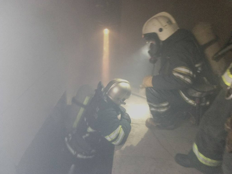 В Умбе горела квартира в двухэтажном деревянном доме