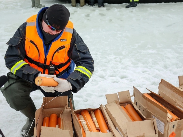 В селах Мезенского округа снижается уровень воды после взрывных работ на реке
