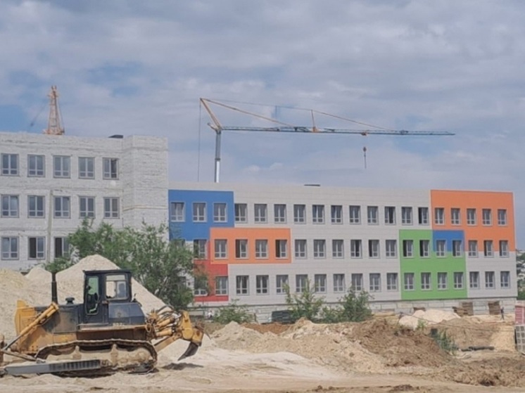 В Советском районе Волгограда продолжается строительство школы на 1224 места