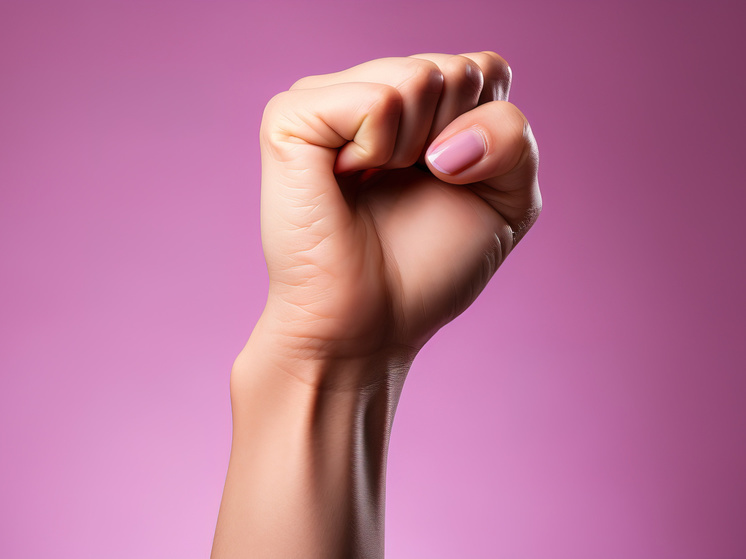 Молодой житель Карелии спас от суда даму, ударившую его в нос в ресторане