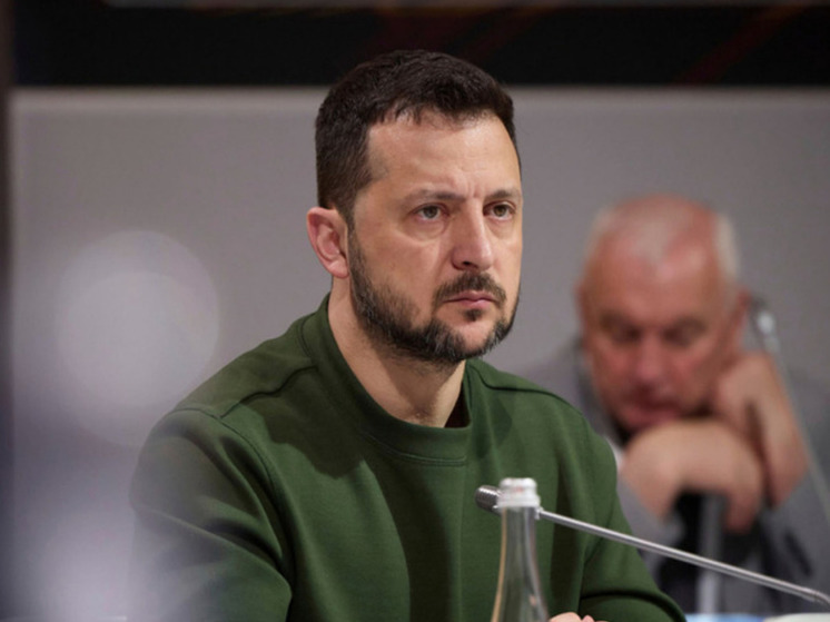 RS: Зеленский обрушился на НАТО из-за ее нежелания конфликтовать с Россией